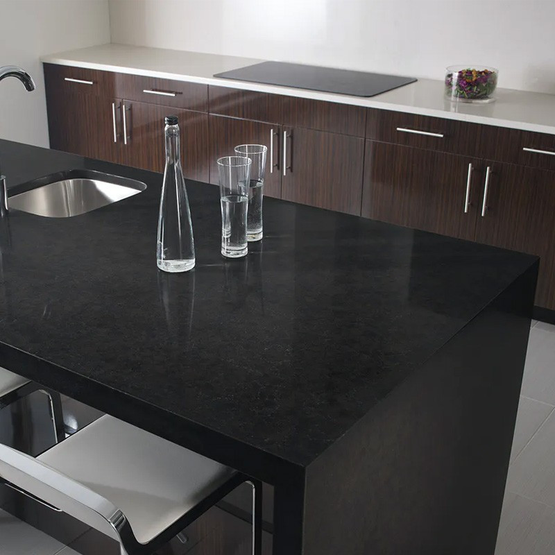 Plan de travail en Quartz Silestone Black Stellar